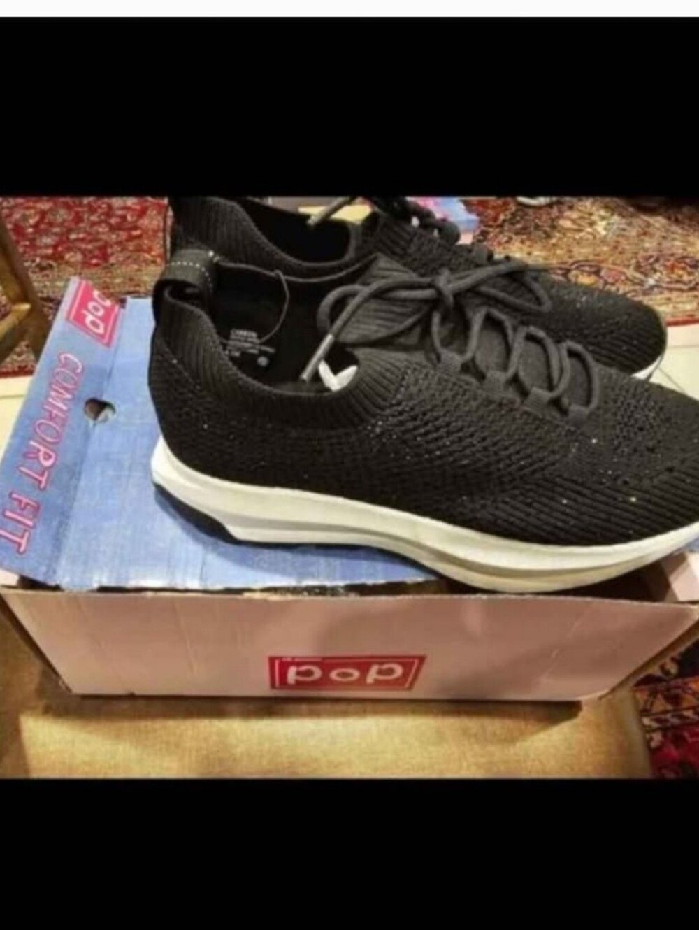 New womans size 9.5 comfort fit shoes (black) Top Of Box Cut